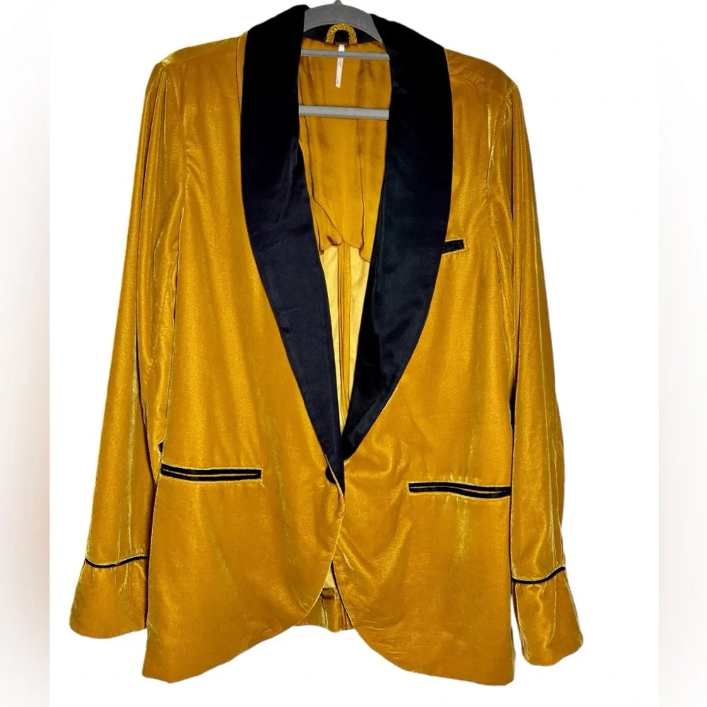 NWT Free People Golden Yellow Velvet Smoking Jacket. Size L. - Picture 1 of 7